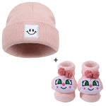 Acessórios para Bebê 0–6M – Gorro de Crochê com Meias e Bonequinho