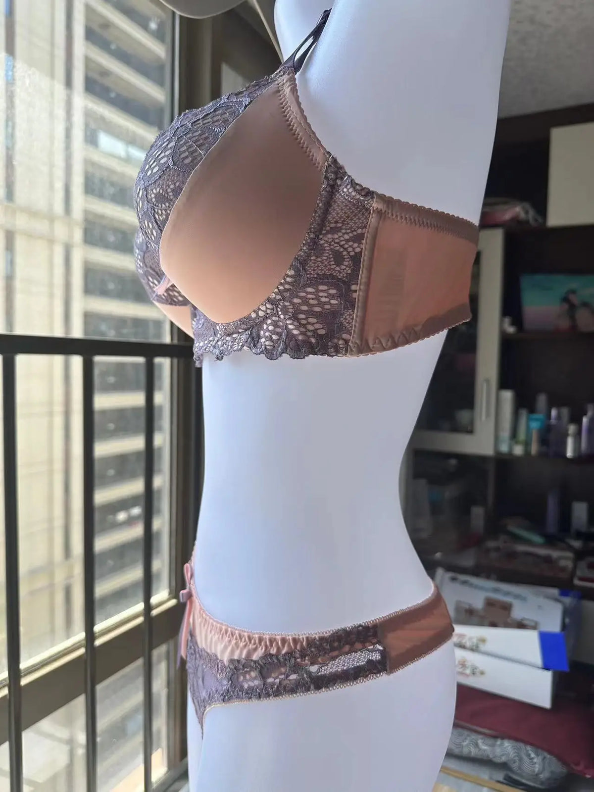 Sutiã com Renda e Bojo Fino – Conjunto Feminino Sexy com Calcinha Fio