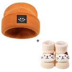Acessórios para Bebê 0–6M – Gorro de Crochê com Meias e Bonequinho