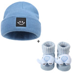 Acessórios para Bebê 0–6M – Gorro de Crochê com Meias e Bonequinho