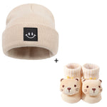 Acessórios para Bebê 0–6M – Gorro de Crochê com Meias e Bonequinho