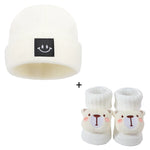 Acessórios para Bebê 0–6M – Gorro de Crochê com Meias e Bonequinho